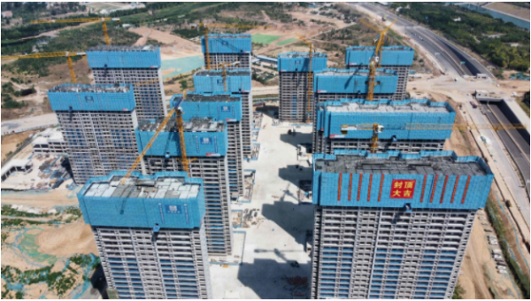 牛小散 中原区航西四村B09地块项目首栋楼主体封顶